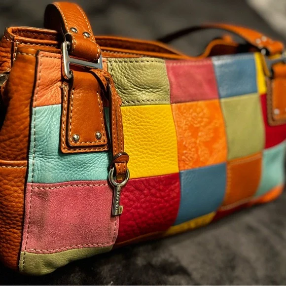 FINALPRIZEš„Fossil Colorful Patchwork Leather Shoulder Bag has chain with pearls - Picture 5 of 15